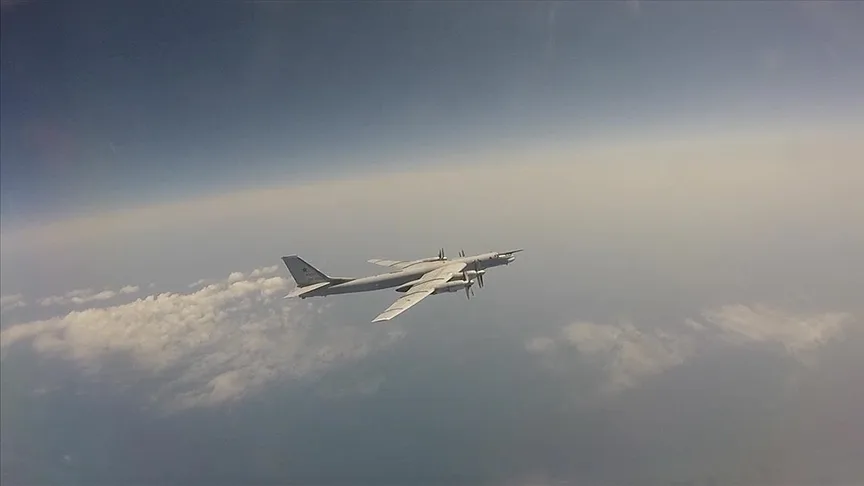 Çin ve Rusya'nın bombardıman uçakları Japon Denizi üzerinde uçtu