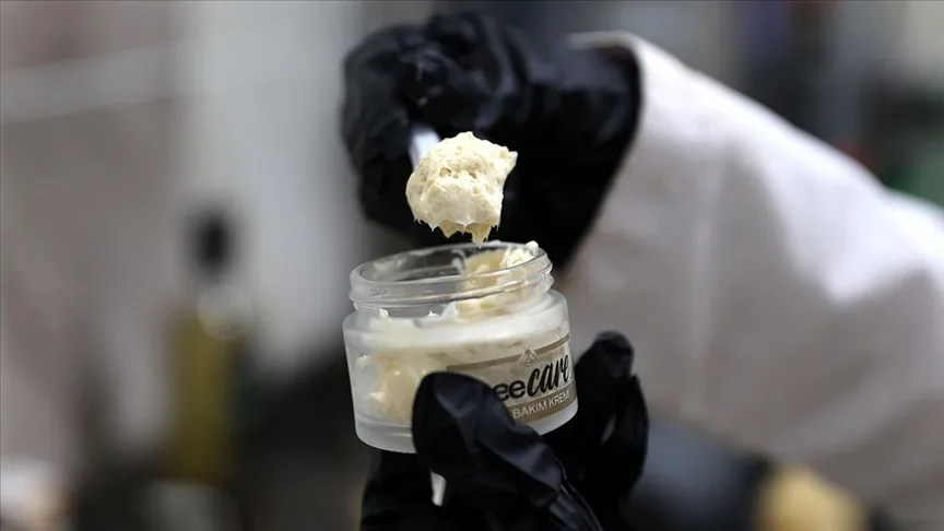 Propolis özü tozundan kozmetik ürün üretildi