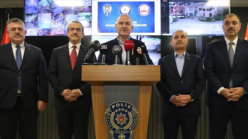 Bakan Soylu: Kocaeli ve Sakarya'da düzenlenen "Kökünü Kurutma Operasyonu"nda 269 şüpheli gözaltına alındı