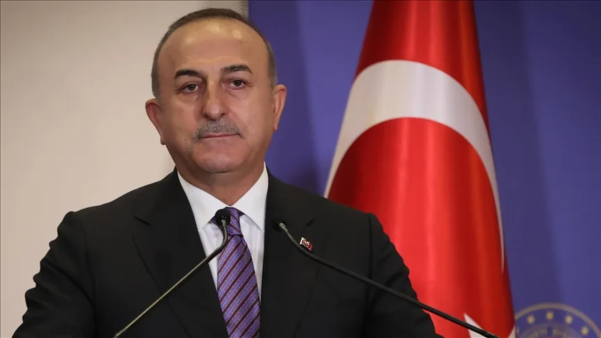 "Ya Yunanistan anlaşmalara uyar ya da biz gereğini yaparız"