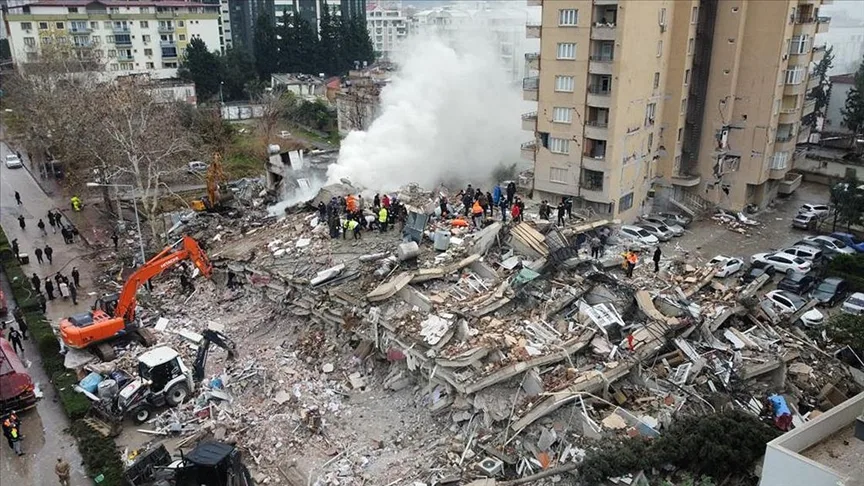 Cumhurbaşkanı Yardımcısı Oktay: 10 ilde 284 kişi hayatını kaybetti, 2323 kişi yaralandı