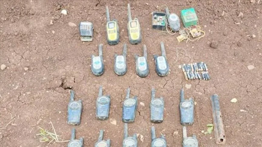 Terör örgütü PKK'ya yönelik operasyonda 18 telsiz ve 2 patlatma düzeneği bulundu