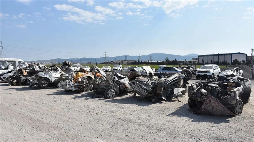 Kahramanmaraş'ta depremde zarar gören araçlardan 761'i otoparka çekildi
