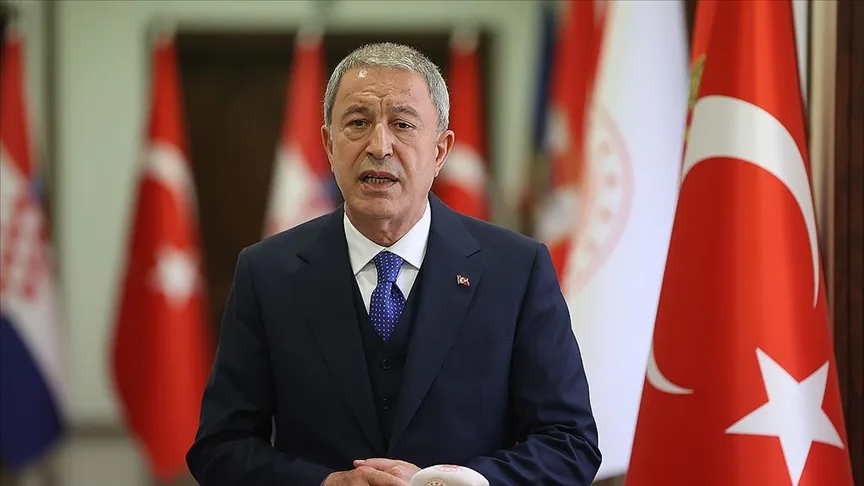 Bakan Akar: Sağlık çalışanlarımızın deprem bölgesindeki fedakarlık ve kahramanlıkları her türlü takdirin üzerindedir