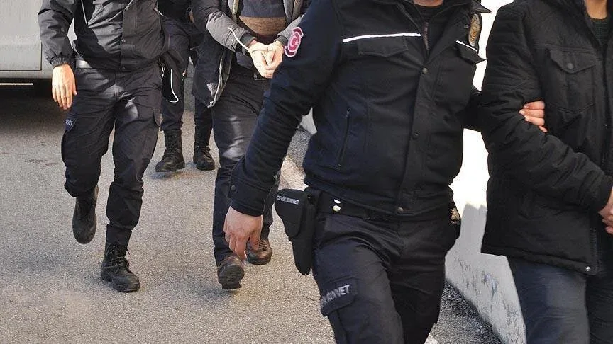 Suç örgütü operasyonunda 3 zanlı tutuklandı