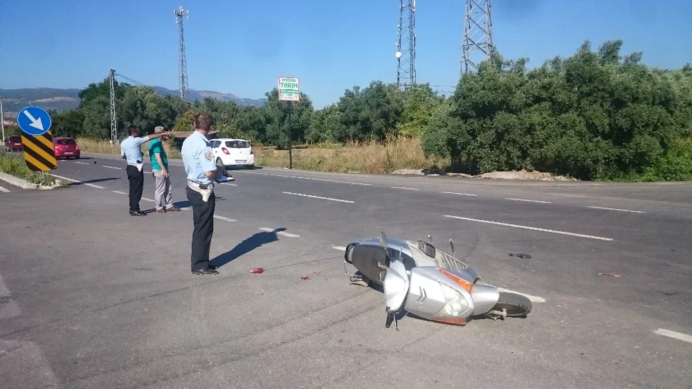 Tırı Solladı, Motosiklete Çarptı