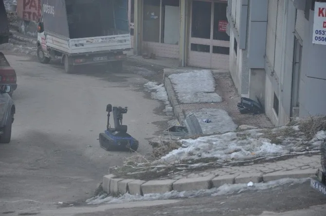 Tuncelide Şüpheli Bavul Polisi Alarma Geçirdi