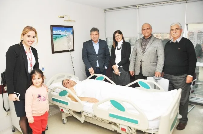 Uçağa Binecekti, Kalp Krizini Fark Etti