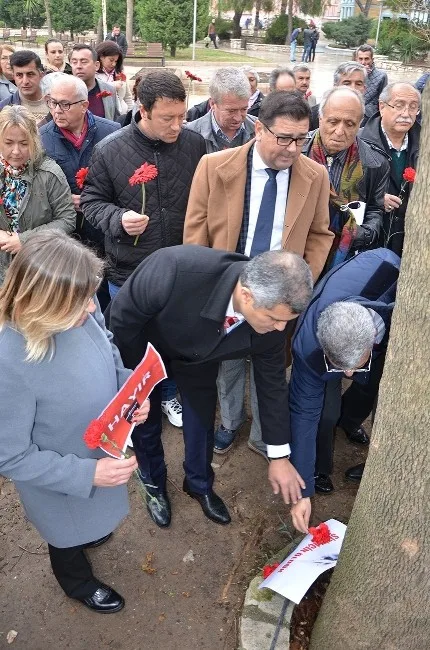 Uğur Mumcu, Milasta Karanfillerle Anıldı