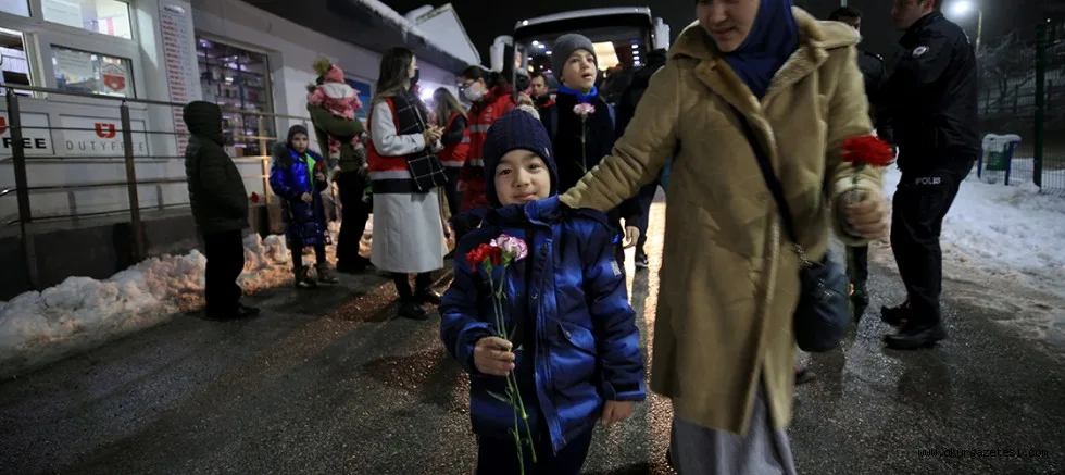 Ukrayna'dan tahliye edilen 209 Kırım Tatar Türkü Türkiye'ye getirildi