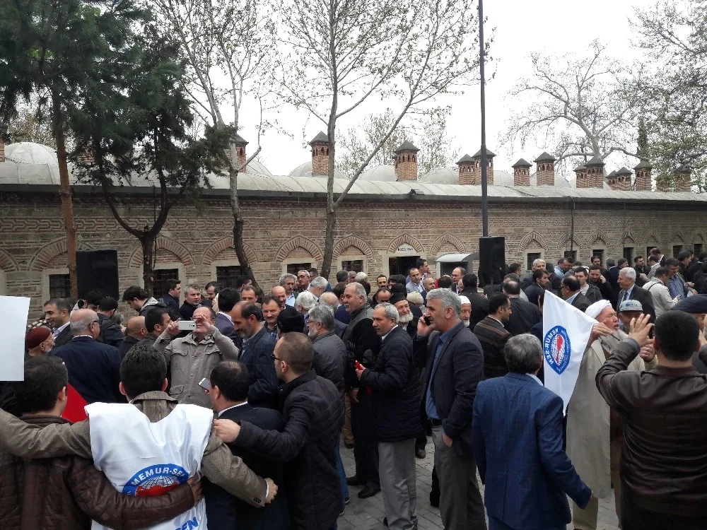 Ulucamide Binlerce Kişi İdlib İçin Gıyabi Cenaze Namazı Kıldı
