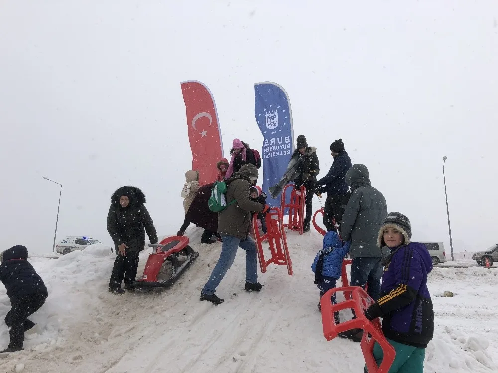 Uludağda ‘Kış Şenliği Coşkusu