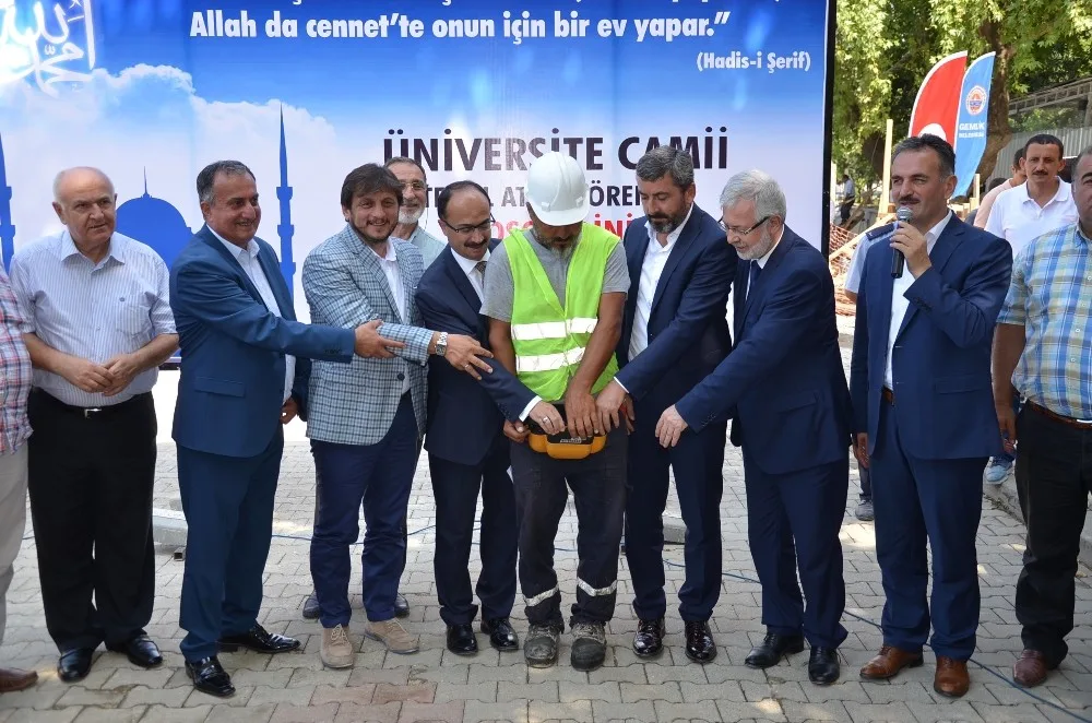 Üniversite Camiinin Temeli Atıldı