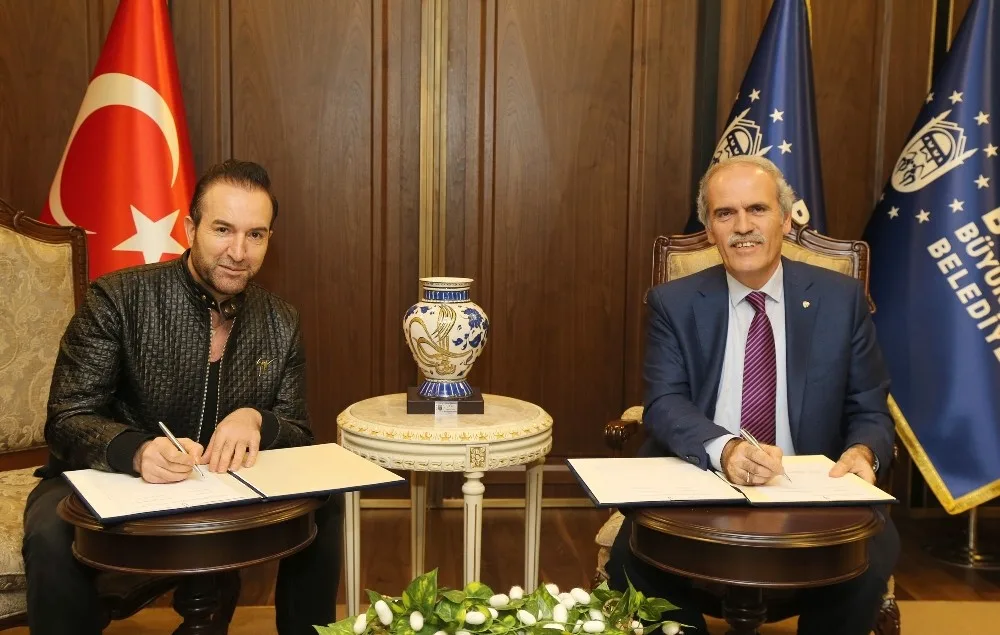 Ünlülerin Doktorundan Harmancıka Okul