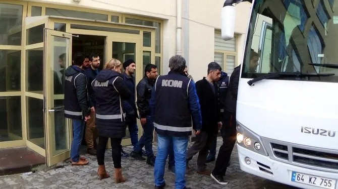 Uşakta Fetöden Gözaltına Alınan 25 Kişi Adliyeye Sevk Edildi