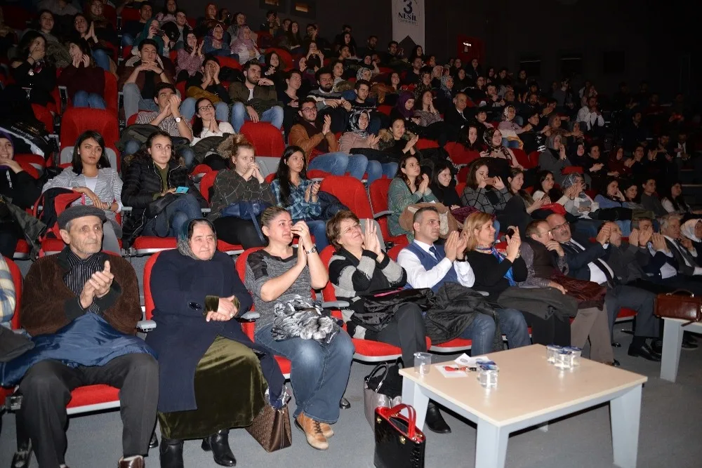 Uüde Türk Dünyası Rüzgârı
