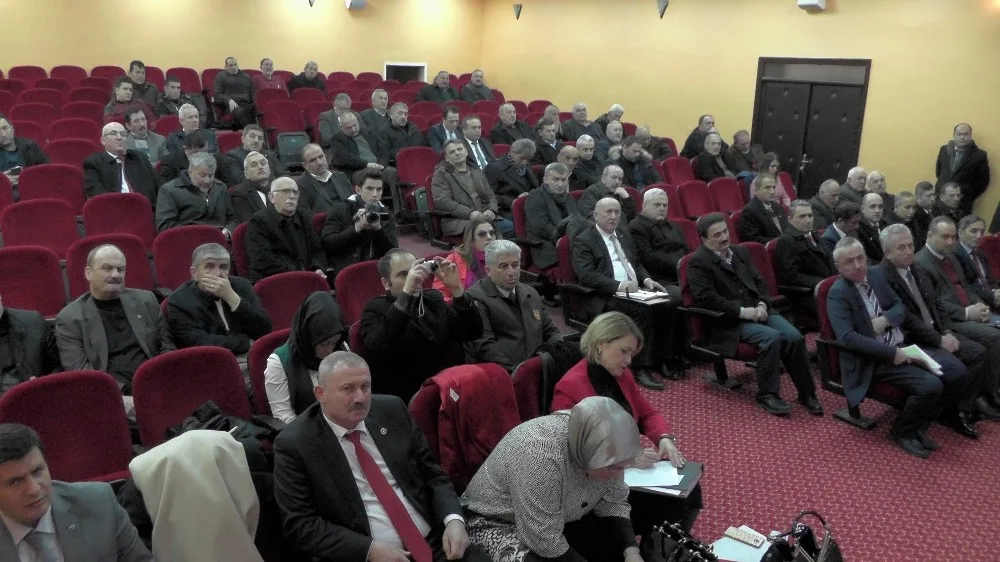 Vali Dağlı, Akçakocada Muhtarlarla Bir Araya Geldi