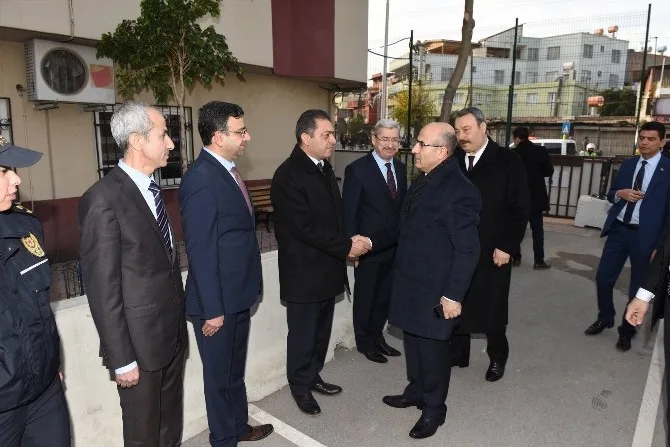 Vali Demirtaş, Hürriyet Polis Merkezi Amirliğinde İncelemede Bulundu