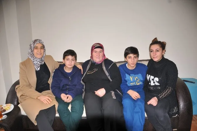 Vali Demirtaşın Eşi Beyhan Demirtaş Şehit Ailelerinin Yanında