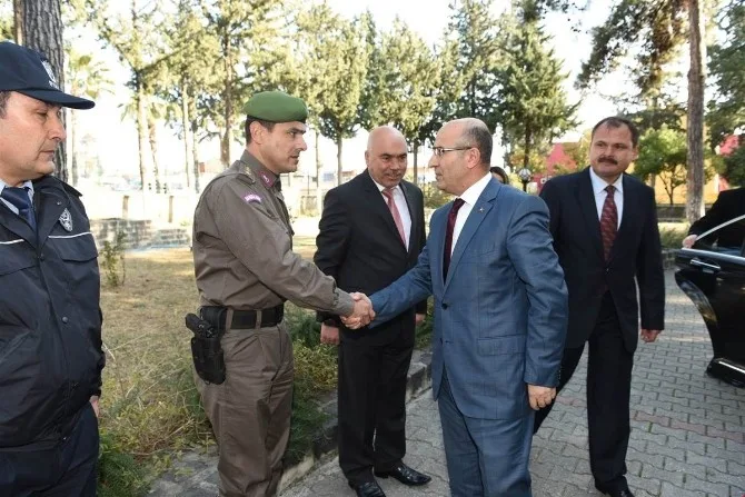 Vali Demirtaştan Karaisalı Kaymakamlığına Ziyaret