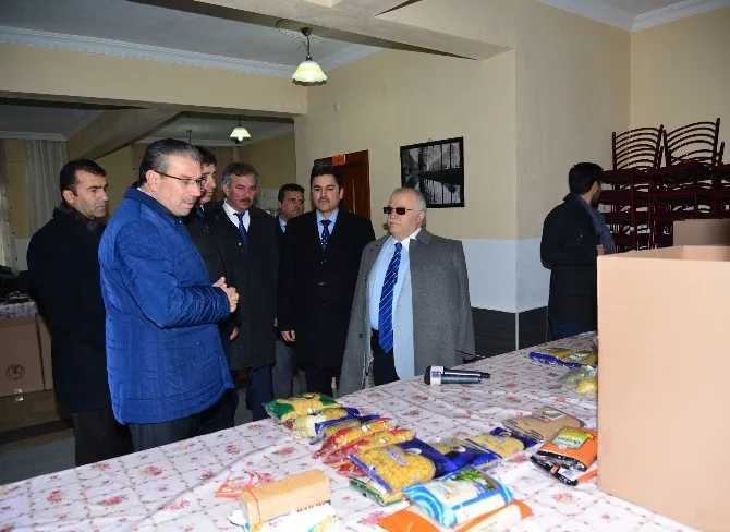 Vali Şentürk: “Kırşehir Mazlumlara Yardım Eden İller Arasında İlk Sıralarda”