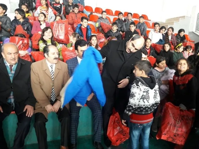 Vanda ‘120 Kahraman Çocuk Anısına Yardım