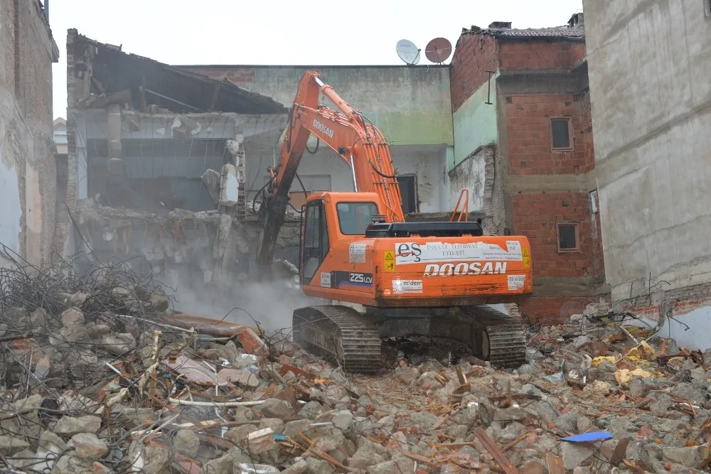 Yıldırımda 276 Metruk Bina Yıkıldı