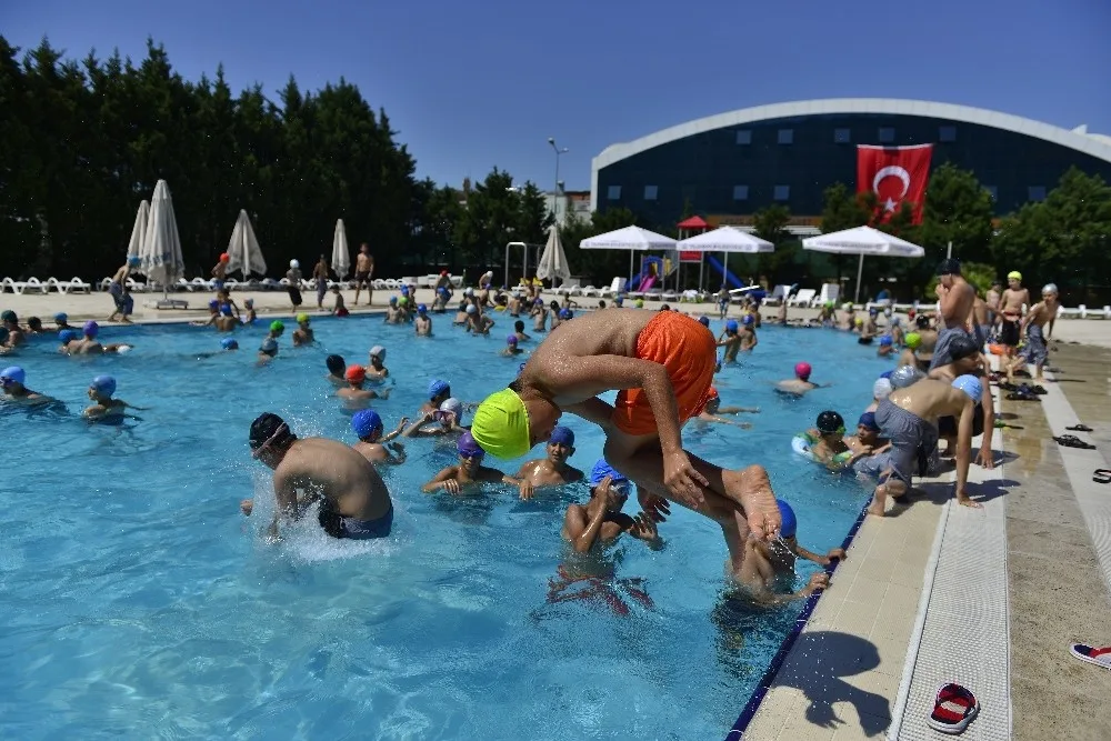 Yıldırımın Yüzme Havuzlarına Tam Not