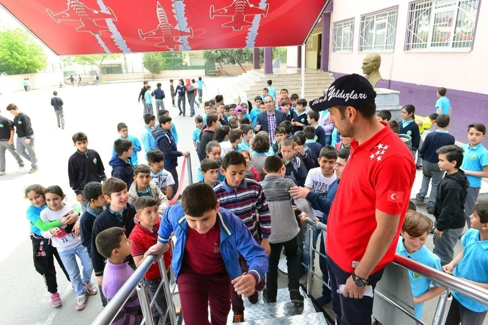 Yıldırımlı Çocuklar ‘Türk Yıldızları İle Uçtu