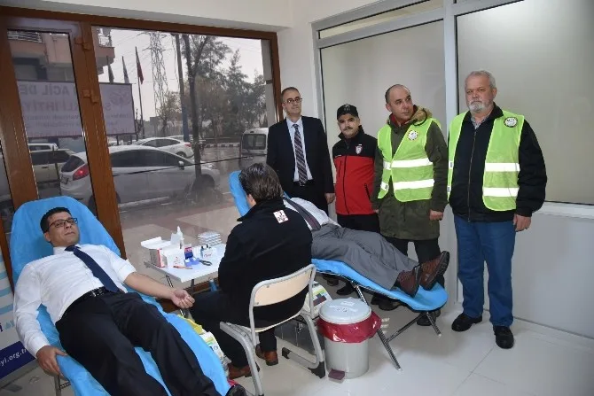 Yunusemre Kent Konseyinden Kızılaya Kan Bağışı