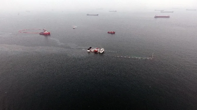 Zeytinburnu Açıklarında Batan Gemi Havadan Görüntülendi