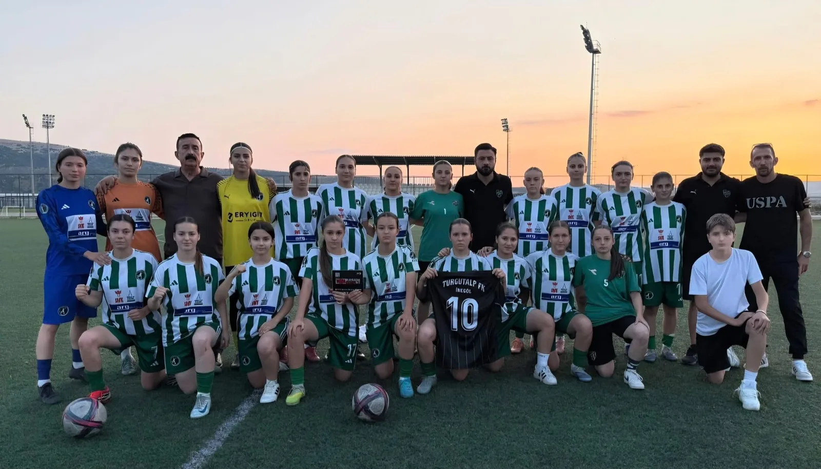 İnegöl Turgutalpspor Kadın Futbol Takımı'ndan Play-Off Zaferi ve Acı Olaylar