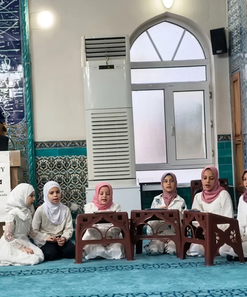 İnegöl’de Varışlısoy Camii’nde Yaz Kur’an Kursu Sona Erdi