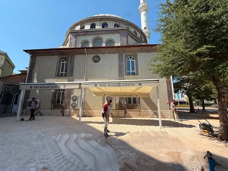Sınırsız Camiler’de sıra Hacı Lütfullah Camii’nde