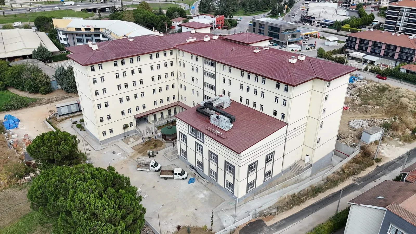 İnegöl’de 400 Öğrenci Kapasiteli KYK Yurdunda Çalışmalar Tamamlanıyor