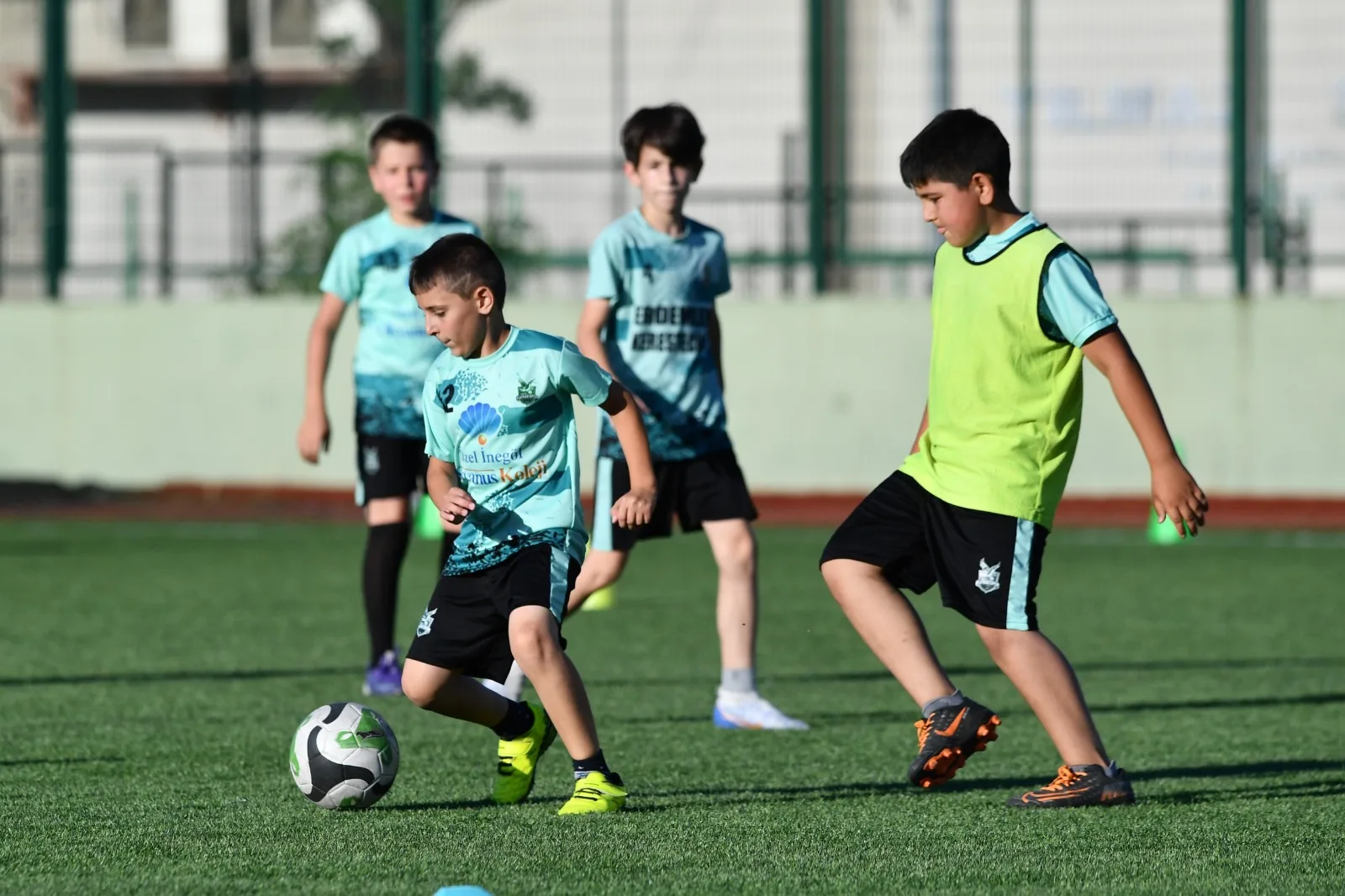 Kafkasspor, Bursa’da futbol okulu ağını genişletiyor