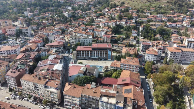 bir-kentimiz-diken-ustunde-bin-20321857-5211_1_m