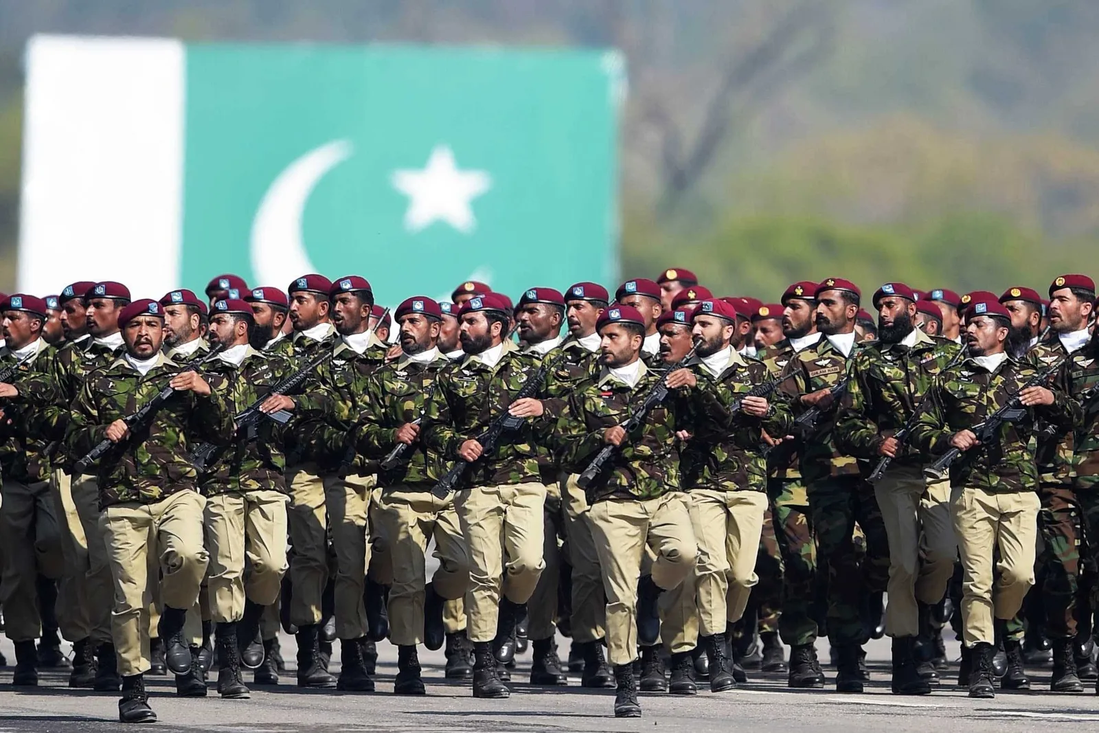 Pakistan savaşa dahil oldu … Husilere operasyon…