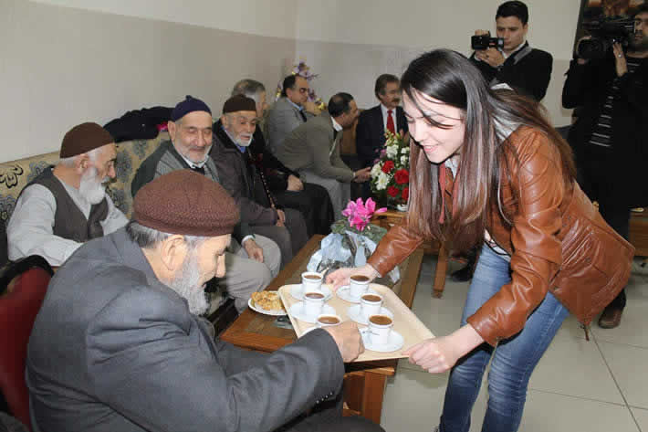 Yaşlılar ile gönül köprüsü kuracaklar