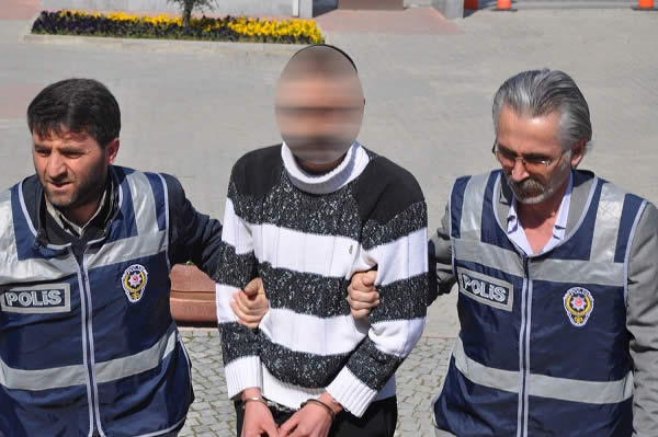 Tükürdüğü için öldürmüş