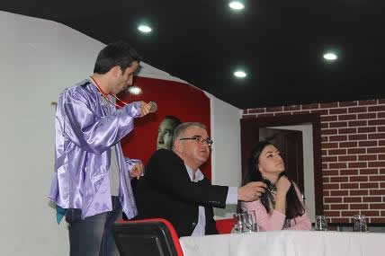 Tiyatrolu seminere büyük ilgi