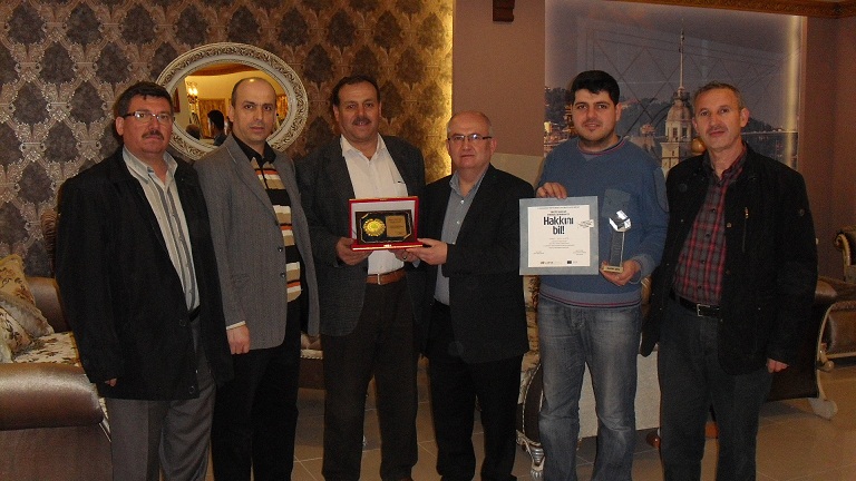 Mobilyacılar Odası’ndan Sadri Şen’e plaket