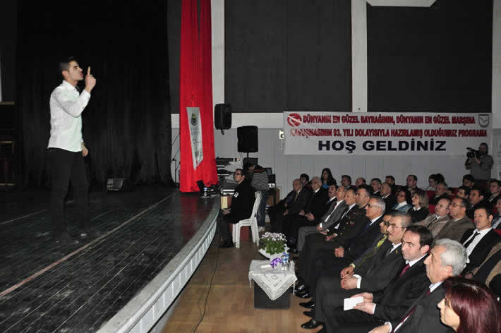 İstiklâl Marşı’nı güzel okumak için yarıştılar