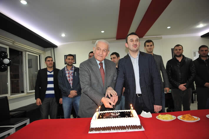 Beşiktaş’ta 111. yıl pastası