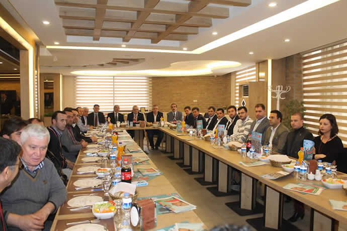 CHP’den işçilere simit