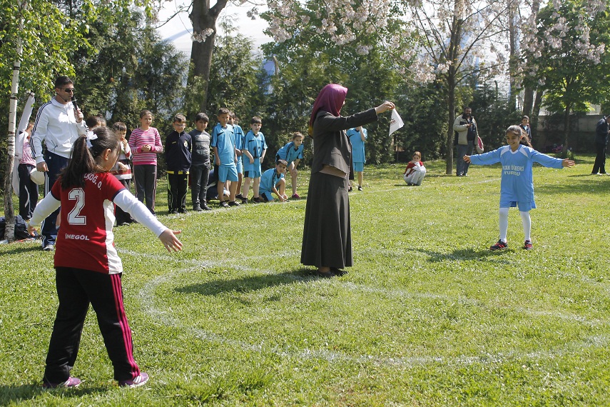 Çocuklara geleneksel mutluluk