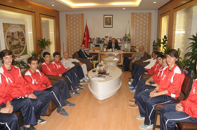 Voleybol’da Bursa’nın en büyüğü Turgutalp