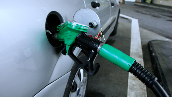 Müjde, benzine büyük indirim geliyor