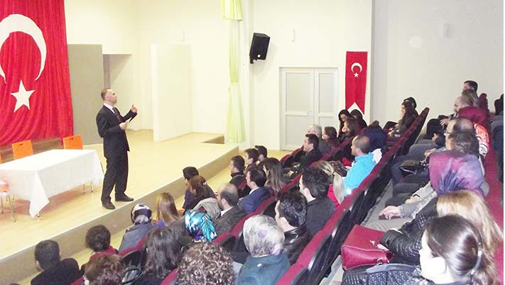 Psiko Tiyatro Doğa Koleji’ndeydi