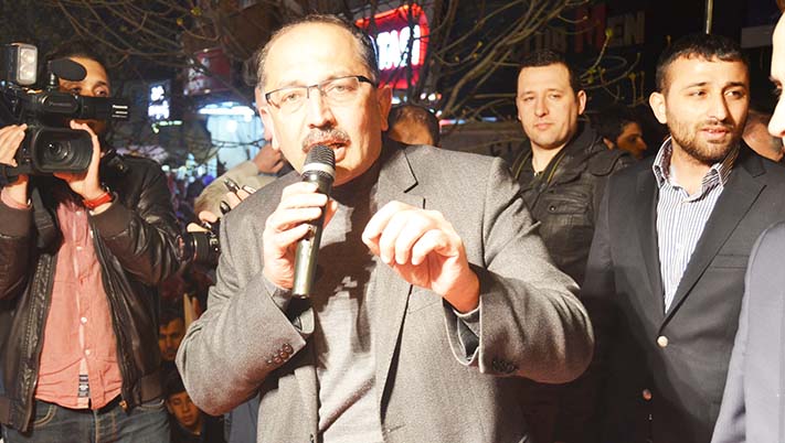 “Cemaat olmayan bir camiayla da yarıştık”